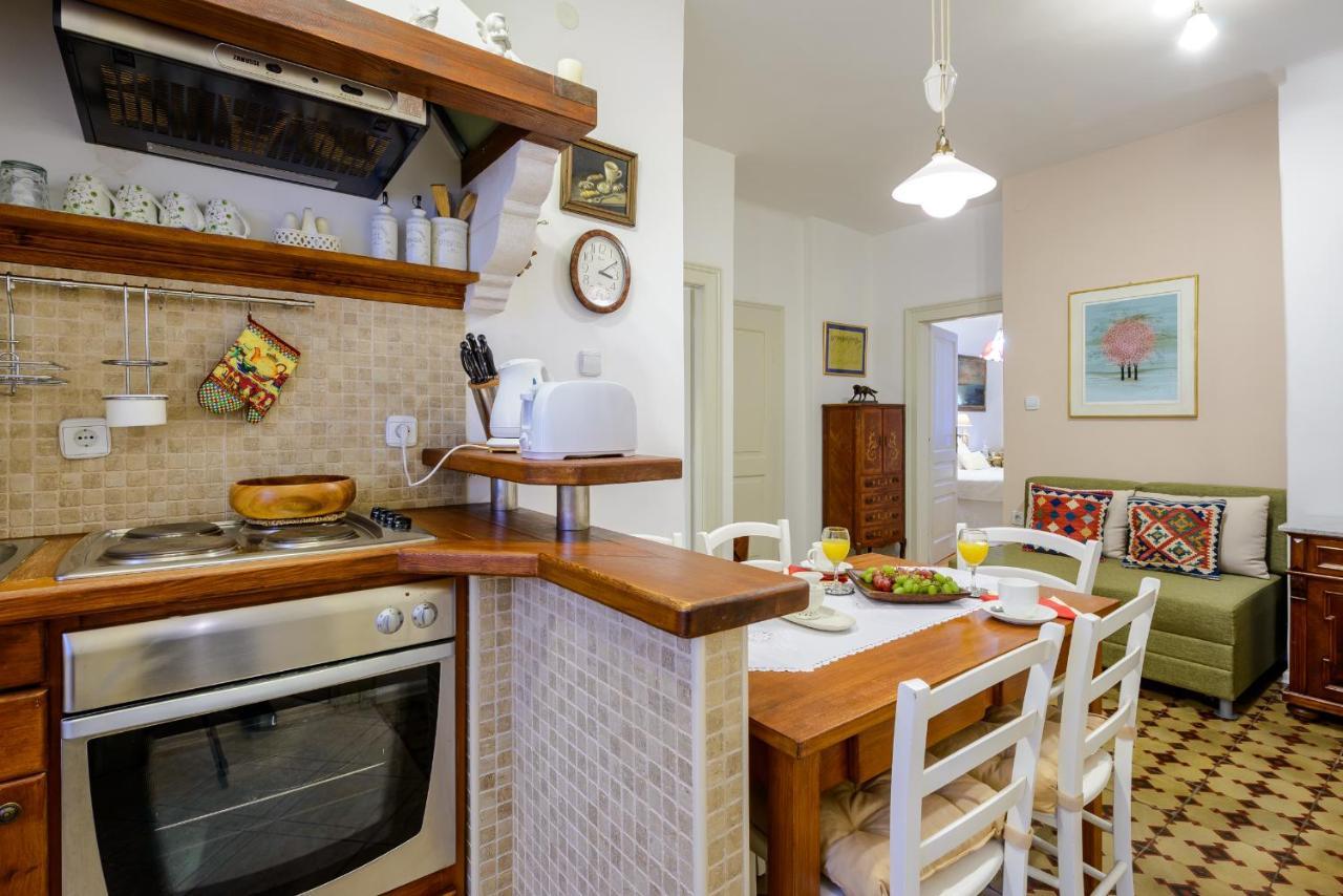 Flores Guest house